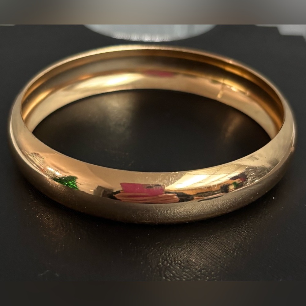5/$25 (Pick 5 items for $25 Labeled) Elegant Goldtone Bangle Bracelet